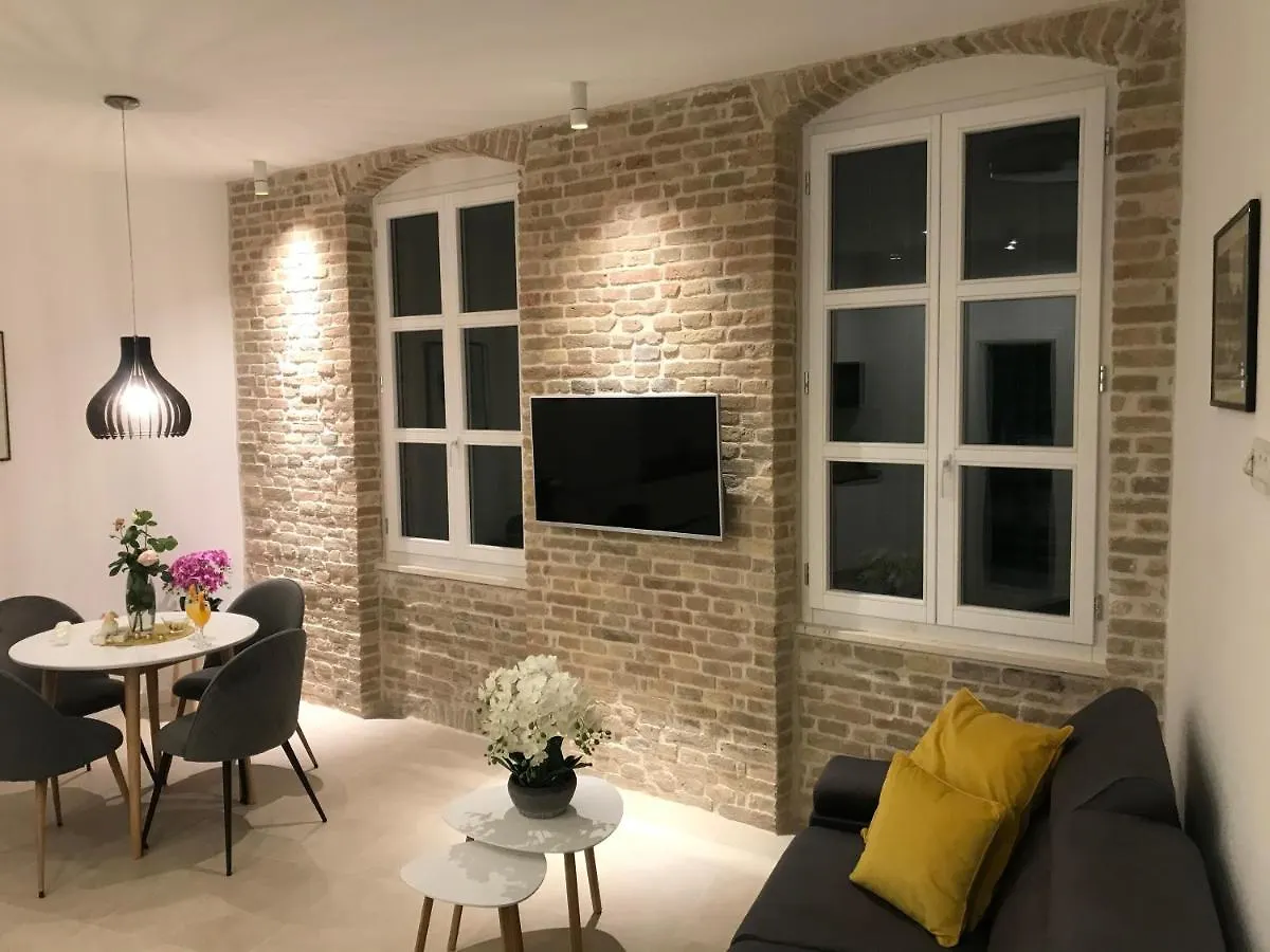 Central Park Residence Split