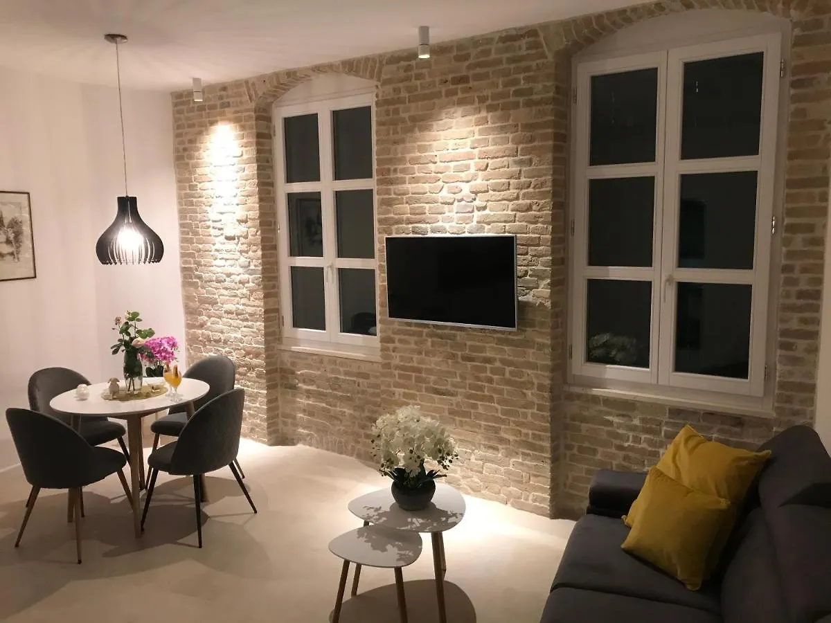 Central Park Residence Split